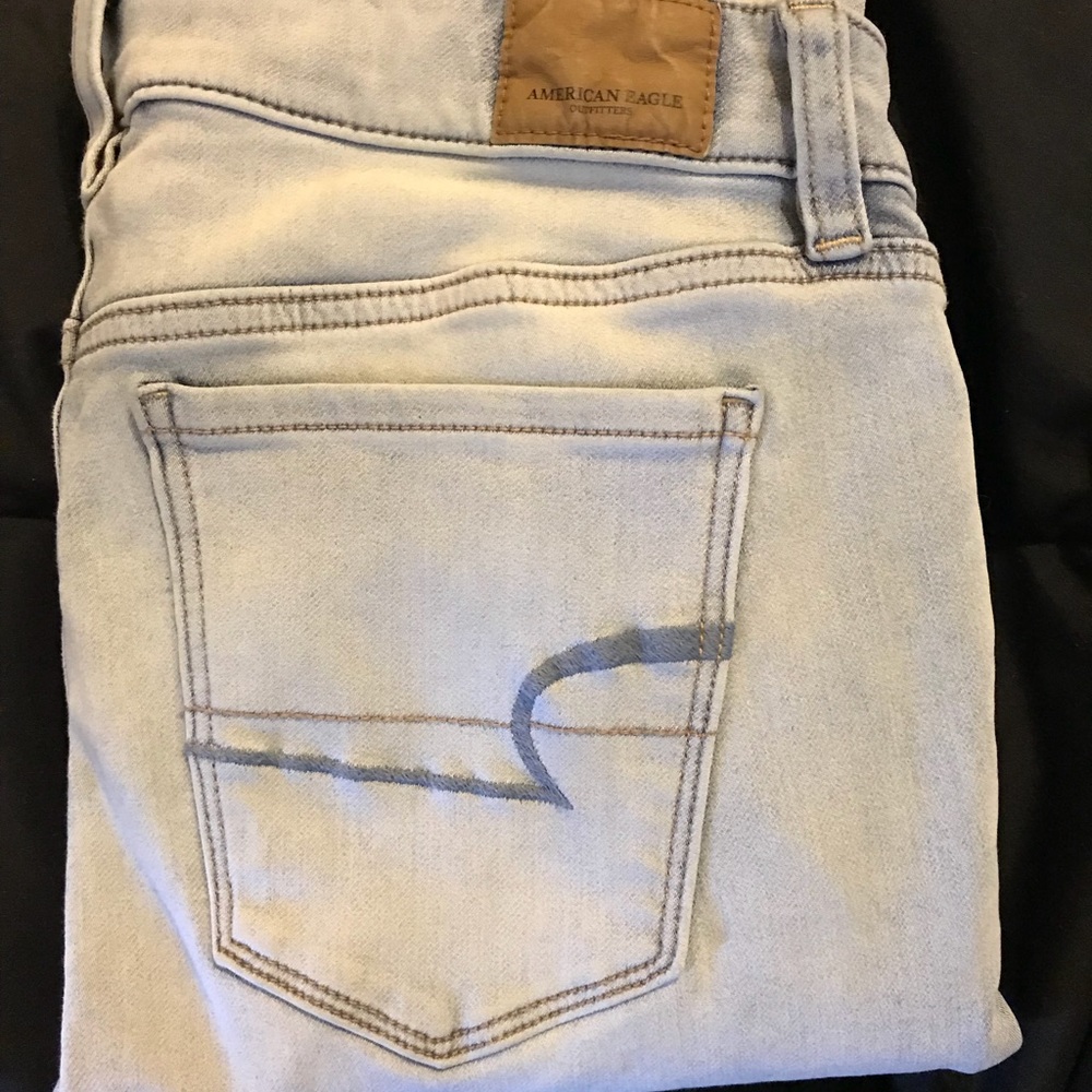 American Eagle woman’s jeans